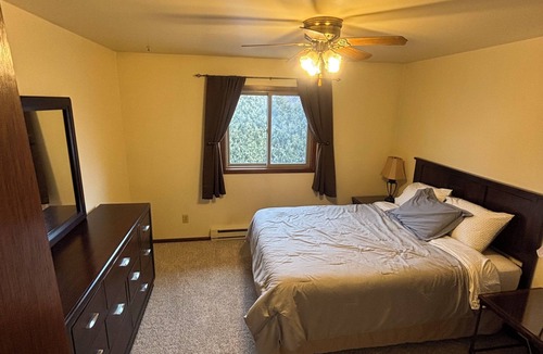 Neenah Apartment | Cozy 1-bedroom apartment in Downtown Neenah