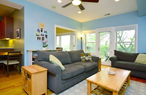 Forestview Apartment | Cozy 1 Bedroom Condo overlooking Lake Michigan 🏖