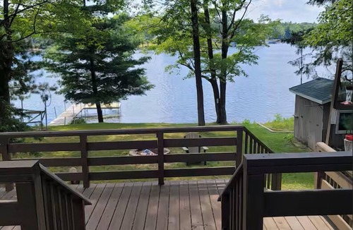 Suring House | Cozy 2 bedroom cottage on lake!