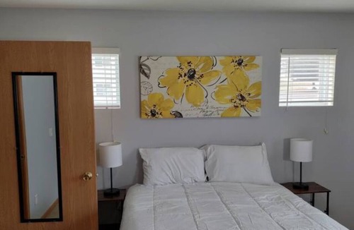 Davenport Condo | Cozy 2bd condo with Fireplace in Davenport, IA