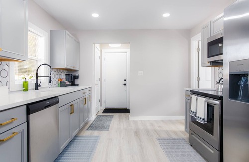 Roseland House | Cozy 2BR Home Near ND - Perfect for Game Day Stays