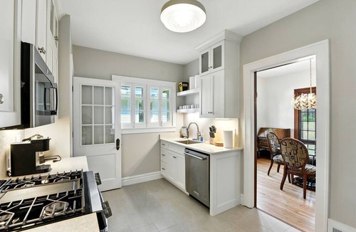 Iowa City Boat Rental | Cozy 3-Bedroom Historic Home in Iowa City Near Downtown