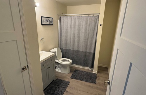 Harambee House | Cozy 3-Bedroom Milwaukee Retreat