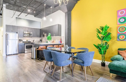 Near South Side Apartment | Cozy 3BR City Living in South Loop Near McCormick Place, Soldier Field & Lakefront