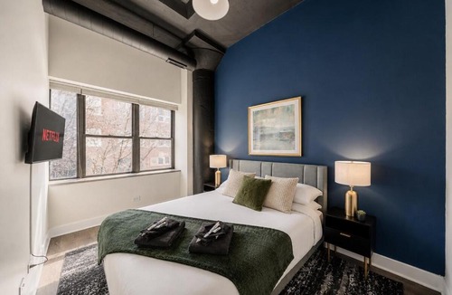 Near South Side Apartment | Cozy 3BR City Living in South Loop Near McCormick Place, Soldier Field & Lakefront