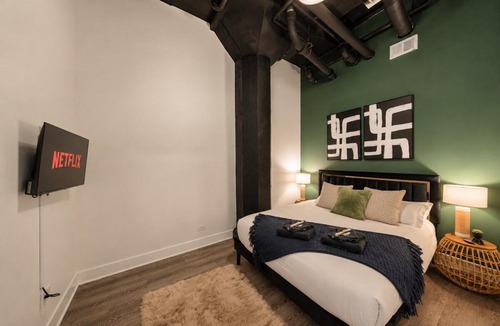 Near South Side Apartment | Cozy 3BR City Living in South Loop Near McCormick Place, Soldier Field & Lakefront
