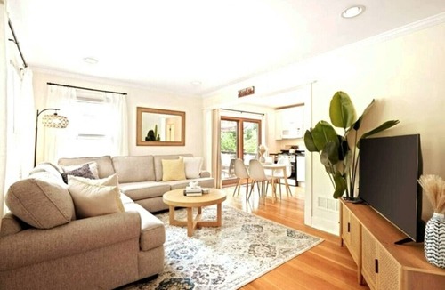 Williams Bay House | Cozy Bay Geneva Lake Cottage-beach/restaurants+