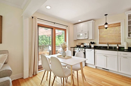 Williams Bay House | Cozy Bay Geneva Lake Cottage-beach/restaurants+