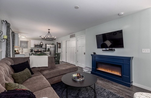 Ottawa House | Cozy home in Ottawa on the River, Great for Families/Couples!