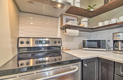 Lake Geneva Apartment | Cozy Lake Geneva Retreat With Year-round Views!