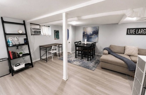 Chicago Apartment | Cozy Logan Square Studio, Wi-Fi & AC, Quick Downtown Access
