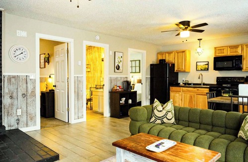 Bessemer House | Cozy Mountain View Condo at Powderhorn Mountain