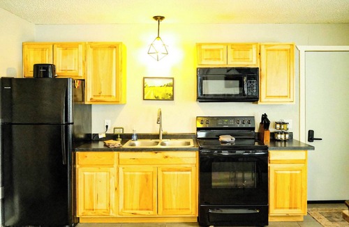 Bessemer House | Cozy Mountain View Condo at Powderhorn Mountain