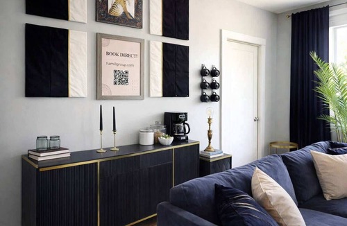 Evanston Apartment | Cozy Old Chicago Style Retreat in Evanston