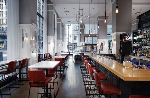 Downtown Chicago Hotel | Cozy Room w/Historic Charm & Modern Amenities in Heart of Chicago