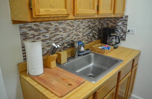 Lakeview Apartment | Cozy Studio In Lakeview, Near Wrigley field