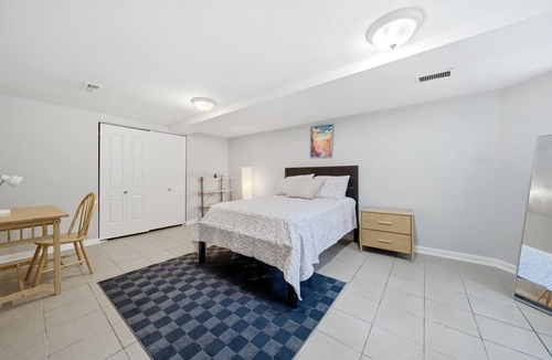 Woodlawn Apartment | Cozy Woodlawn Garden Apt.