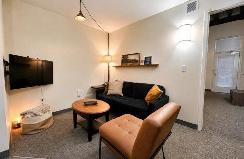 Westown Apartment | Cream City Industrial Loft Near Fiserv with Parking - Suite 1 - Sleeps 8