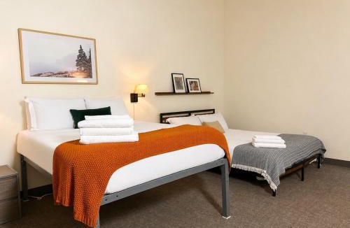 Westown Apartment | Cream City Industrial Loft Near Fiserv with Parking - Suite 3 - Sleeps 8