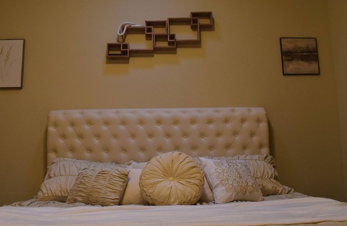 Fifth Ward House | Cream City Townhouse/Free Parking & Central Event Location w/ Patio