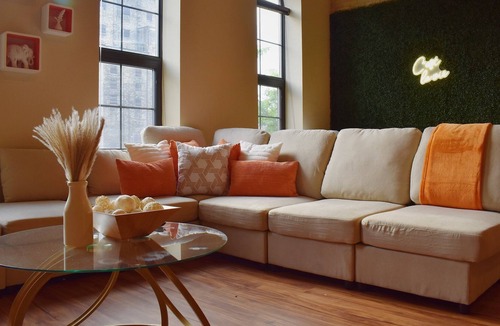 Fifth Ward House | Cream City Townhouse/Free Parking & Central Event Location w/ Patio