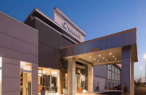 Burr Ridge Hotel | Crowne Plaza Chicago SW - Burr Ridge, an Ihg Hotel