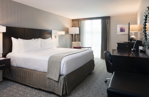 Burr Ridge Hotel | Crowne Plaza Chicago SW - Burr Ridge, an Ihg Hotel