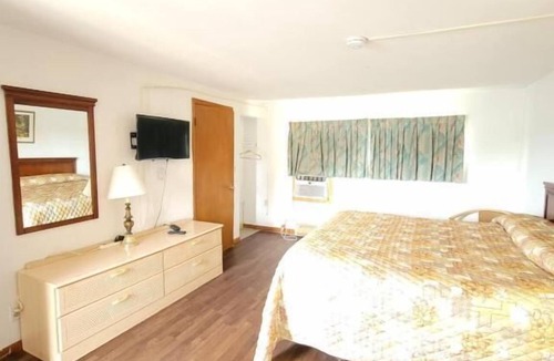 La Salle Hotel | Daniel's Motel