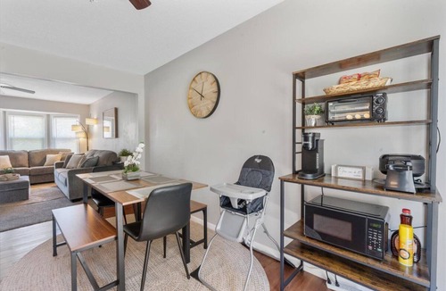 Quad Cities House | Davenport Landing #10: Work Crew Friendly, Insurance Relocations, Ext. Stays