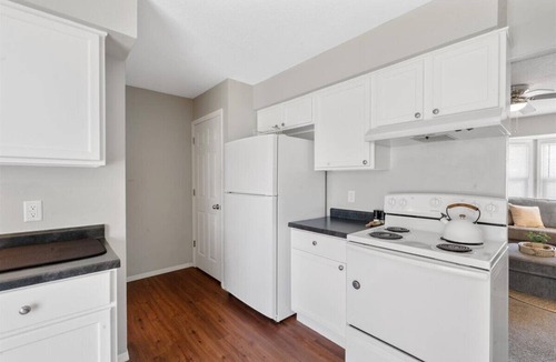 Quad Cities House | Davenport Landing #10: Work Crew Friendly, Insurance Relocations, Ext. Stays