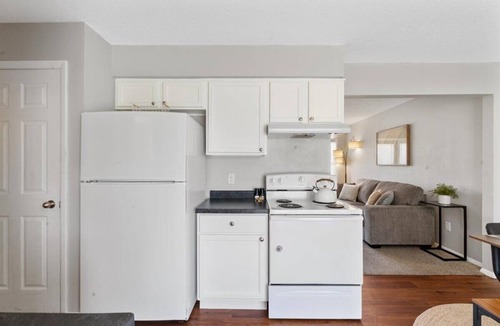 Quad Cities House | Davenport Landing #10: Work Crew Friendly, Insurance Relocations, Ext. Stays