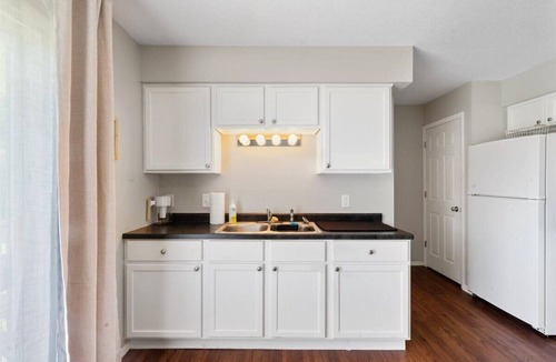 Quad Cities House | Davenport Landing #10: Work Crew Friendly, Insurance Relocations, Ext. Stays