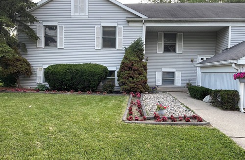 Ridgemoor House | Delightful 3BRm, 2Ba Home. sleeps 8, in a Quiet neighborhood, Free Breakfast