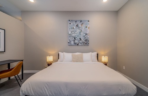 Downtown Des Moines Apartment | Des Moines | Beautiful 2BD/2BA Downtown Apartment