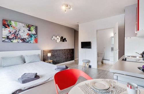 Cran-Gevrier Apartment | Design studio with balcony at the doors of Annecy old city - Welkeys