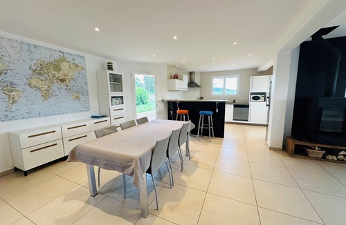 Marigny House | Detached, fully equipped villa on Lake Chalain