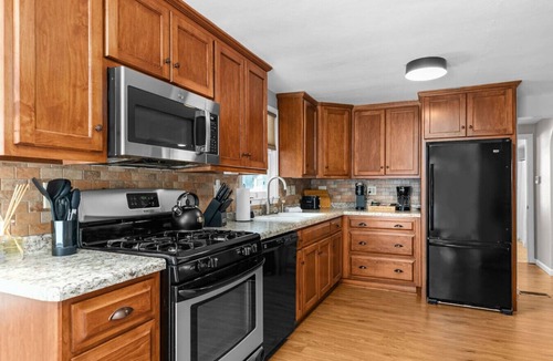 Green Bay House | DiscountMonthlyStays/PetsWelcome!