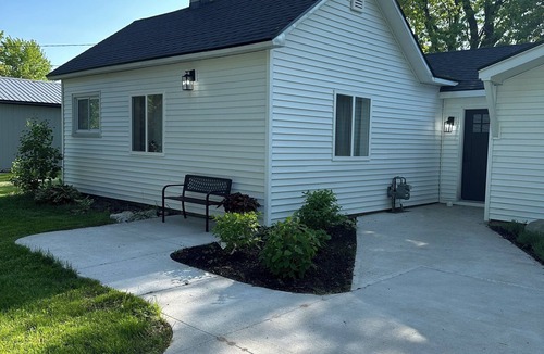Elk Rapids House | Dog-friendly 1-bedroom duplex in enchanting Elk Rapids