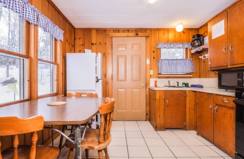 Phelps Cabin | Dog-friendly cabin on Lac Vieux Desert Lake with patio & free WiFi