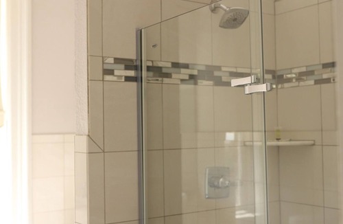 Washington House | Double Ensuite at Cornerstone Inn