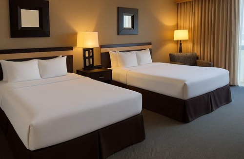Arlington Heights Hotel | DoubleTree by Hilton Chicago - Arlington Heights