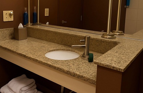 Arlington Heights Hotel | DoubleTree by Hilton Chicago - Arlington Heights