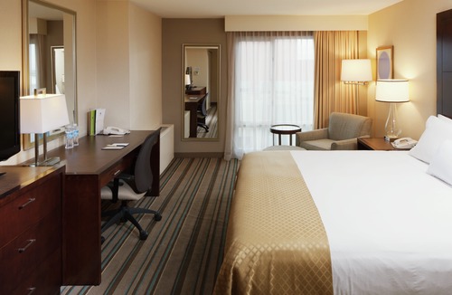 Skokie Hotel | DoubleTree by Hilton Hotel and Conference Center Chicago North Shore