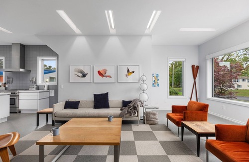 Douglas House | Douglas Modern Villa - Steps to Downtown!