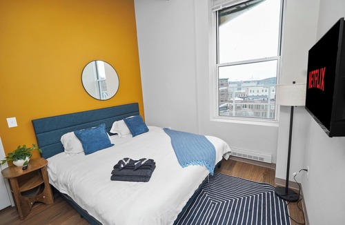 Westown Hotel | Downtown 2BR Stay 4 Min to Milwaukee Public Market