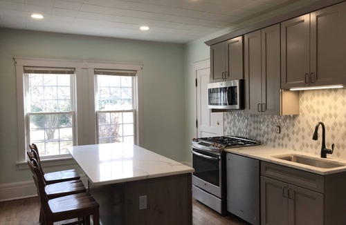 Lake Geneva House | DOWNTOWN LAKE GENEVA 4 BR/4 BA House sleeps 15
