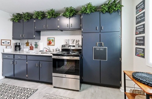 Lake Geneva Apartment | Downtown Lake Geneva New York Suite Walk to Beach Dining Shops Sleeps 8