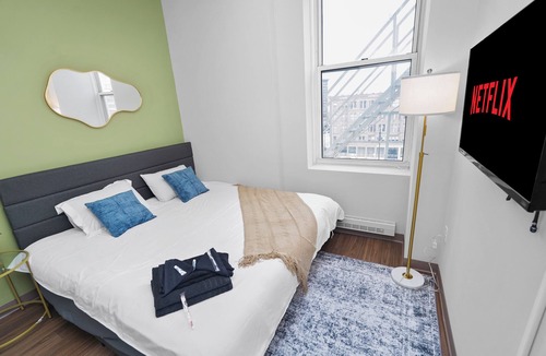 Westown Hotel | Downtown Milwaukee 2BR – 5 Min Walk to RiverWalk