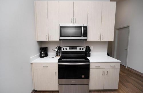 Westown Apartment | Downtown Milwaukee 2BR, 5 Min Walk to RiverWalk