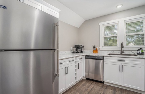 Nelson Apartment | Downtown Muskegon Apt 2
